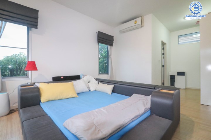 *****บ้านมือเดี่ยวมือสองย่านนนทบุรี ม.วิลล่าการ์เด้น3 บางกรวย-ไทรน้อย หลังมุม เนื้อที่ 66.7 ตร.ว. ฟังก์ชัน 3 ห้องนอน 3 ห้องน้ำ จอดรถได้ 2 คัน บรรยากาศเป็นส่วนตัว หน้าบ้านไม่ชนใคร บนทำเลศักยภาพ ใกล้เซ็นทรัลเวสต์เกต เชื่อมต่อหลายเส้นทาง ถ.รัตนาธิเบศร์, ถ.กาญจนาภิเษก และราชพฤกษ์ และรถไฟฟ้า "สถานีบางพลู"